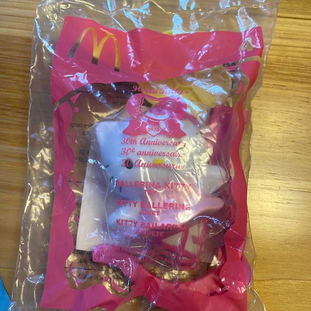 Hello Kitty Ballerina Kitty 30th Anniversary McDonalds Toy. New in pkg